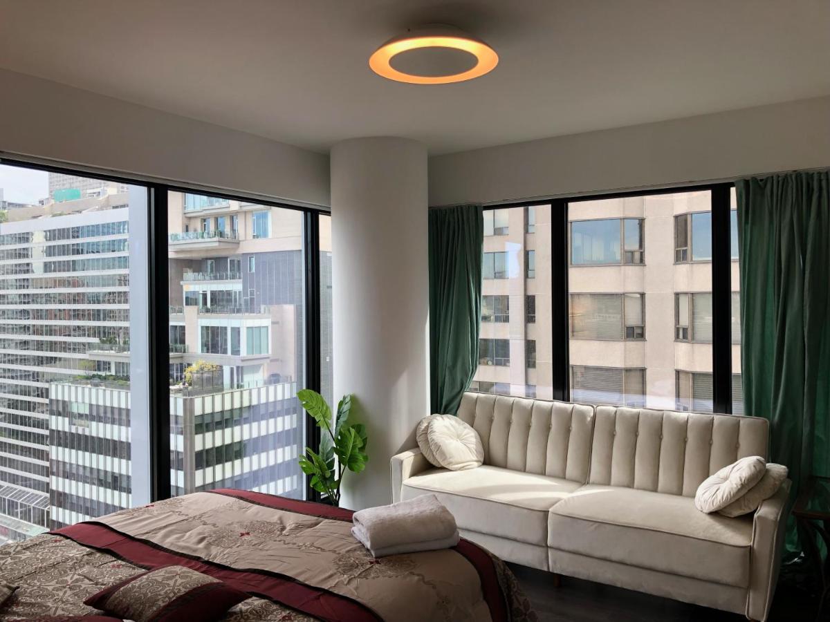 2 Bedroom Plus Den Condo Toronto Exterior foto