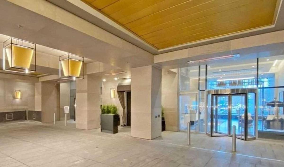 2 Bedroom Plus Den Condo Toronto Exterior foto
